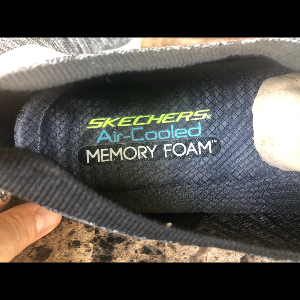 Skechers Men'sl Slip-On Athletic walking sneakers - Picture 11 of 13